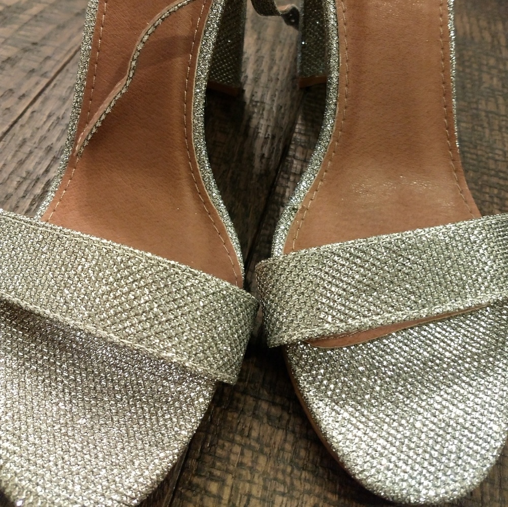 Heels - Picture 2 of 3